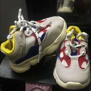 Baby sneakers 6C